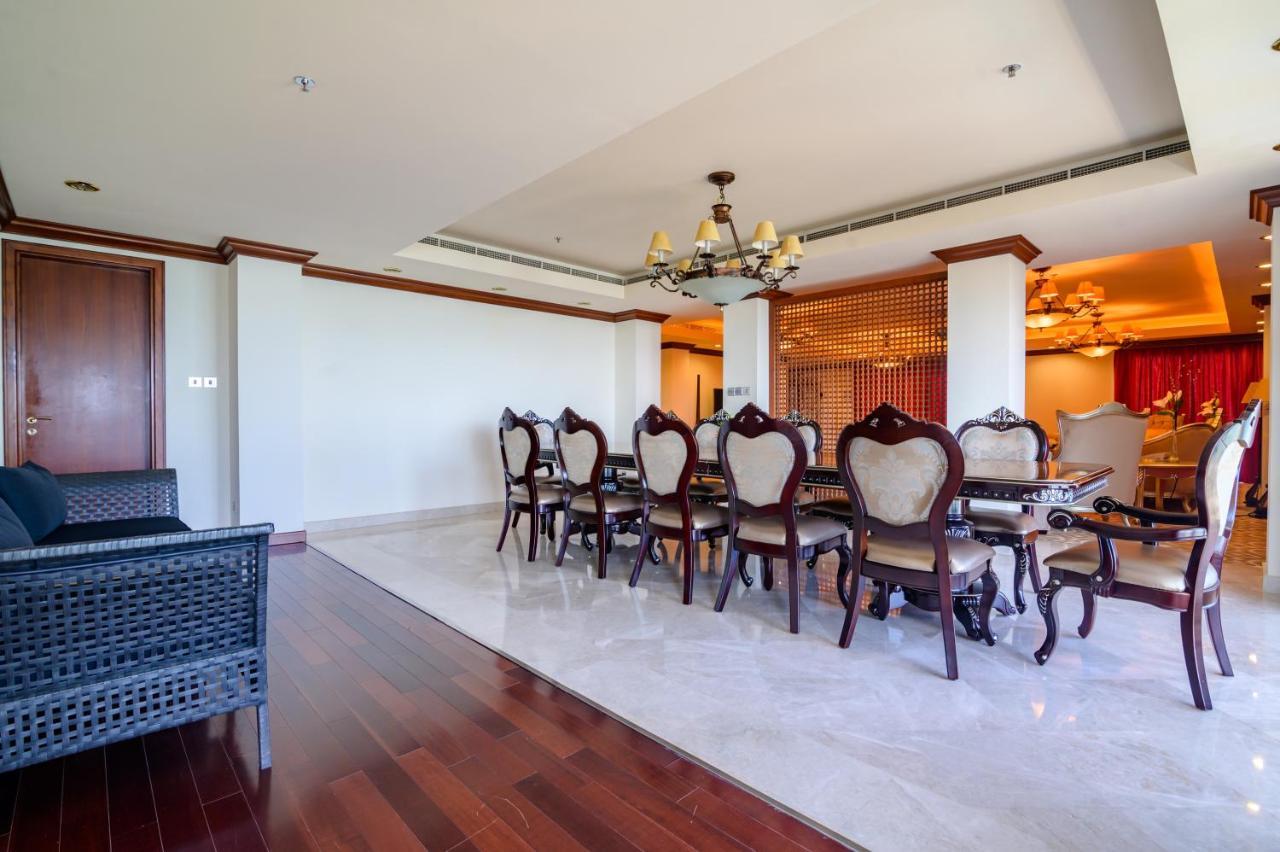 دانات منتجع جبل الظنة المظهر الخارجي الصورة A dining room in a luxury apartment