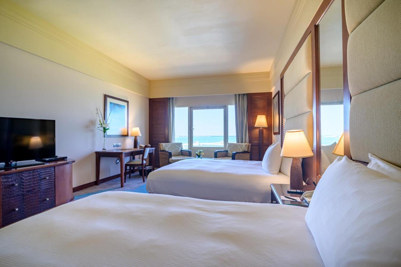 دانات منتجع جبل الظنة المظهر الخارجي الصورة A room at the hotel